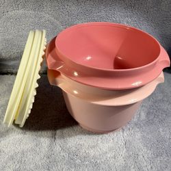Vintage Tupperware Servalier.