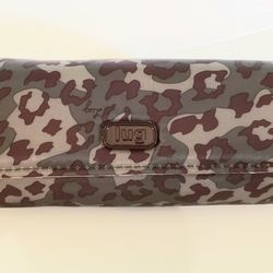 Lug Pill Carrier/ Pill Sorter- Berry Leopard