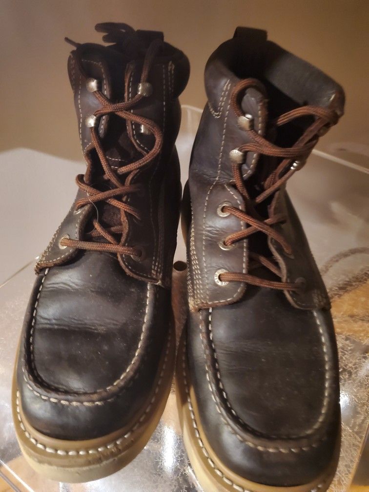 Red Wing Boots size 10.5 (10 1/2). Great Condition!