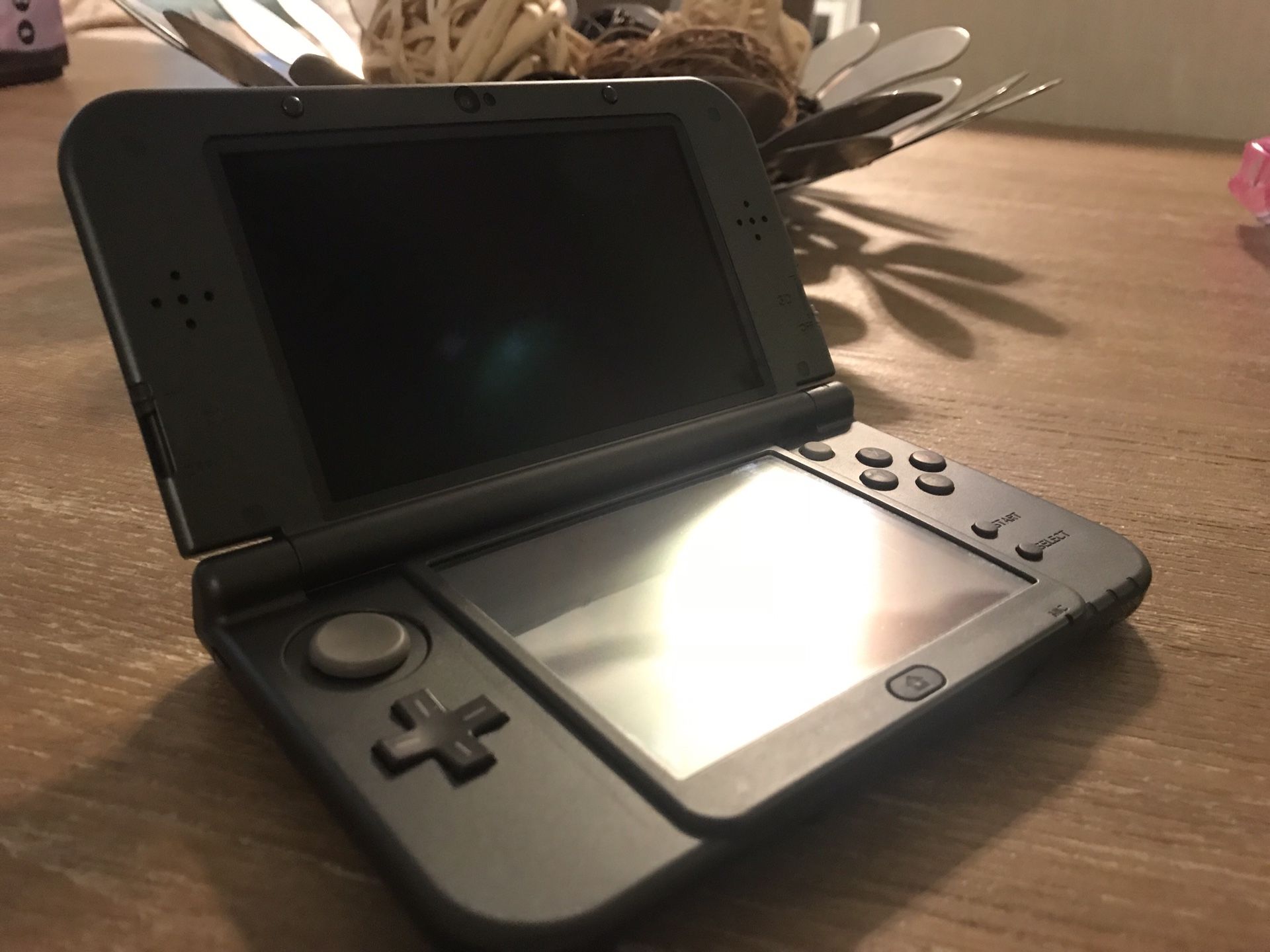 New Nintendo 3DS XL Black with Charger and Case