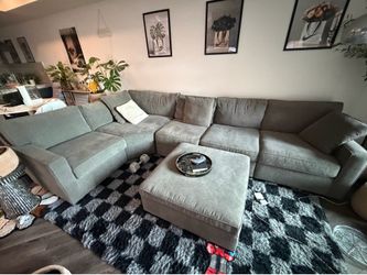 Huge Modern Gray Modular Sectional Couch + Ottoman – Like New 🔥