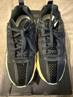 Lightly worn Nike Ava Rover Sneaker Size 7 women Or 5.5 Youth