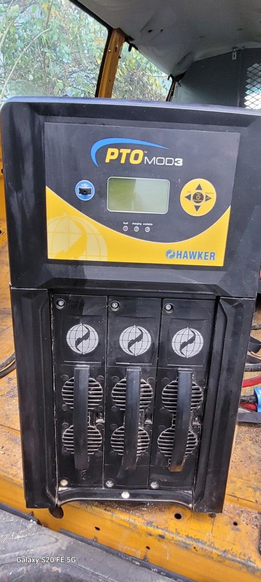 LPM3-48C-180Y PTO MOD3 Battery Charger for forklifts by Hawker.