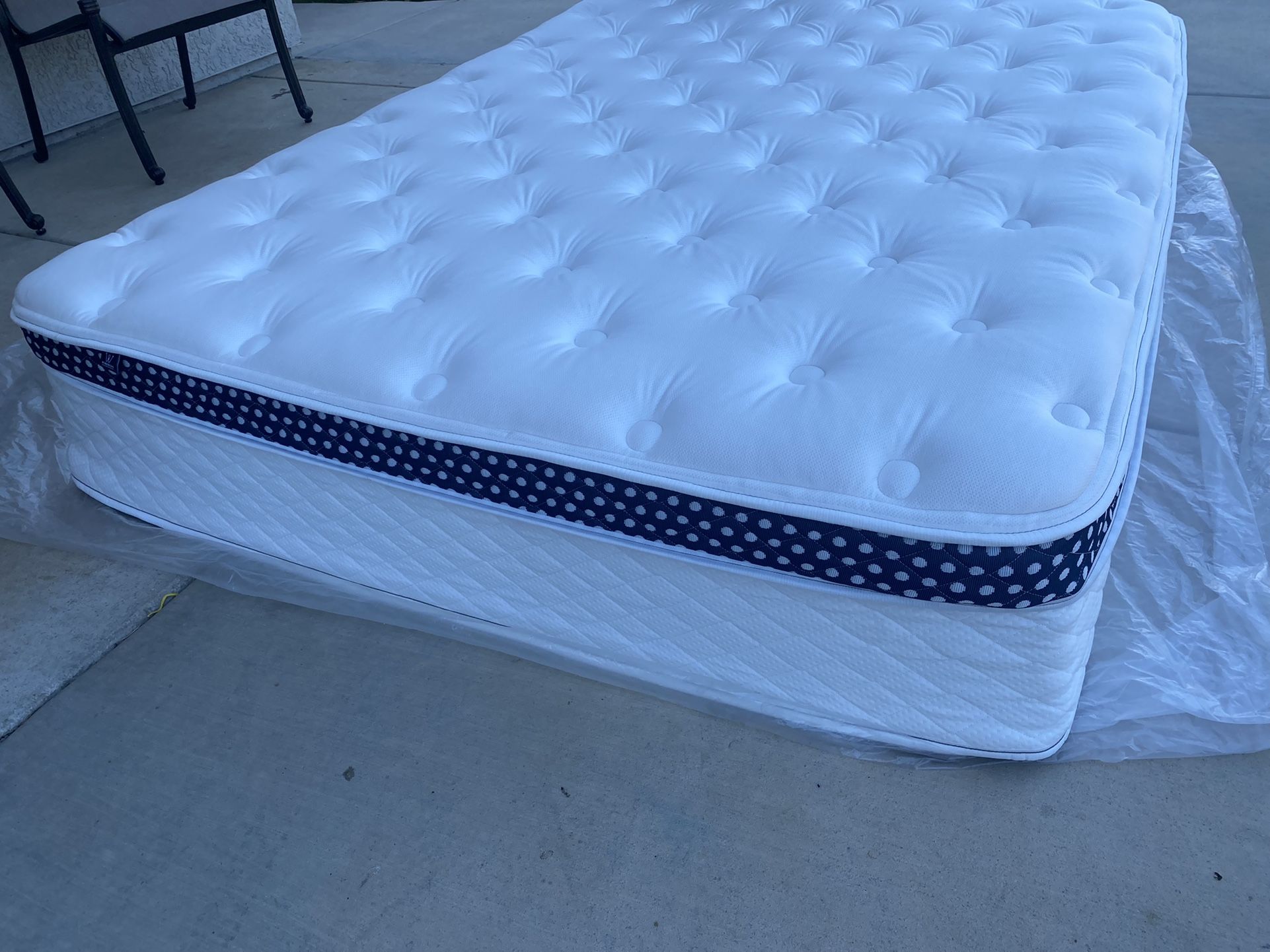 Brand New Winkbeds Luxury Firm Mattress ! Wink Beds Queen Size Mattress ! Hybrid Mattress