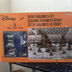Disney Halloween Village Set 
