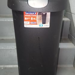 Hefty 12 Gal. Black Lid Lock Step-On Wastebasket