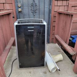 Honeywell Digital 14,000 BTU 3 In 1 Air Conditioner, Dehumidifier And Fan With Remote 