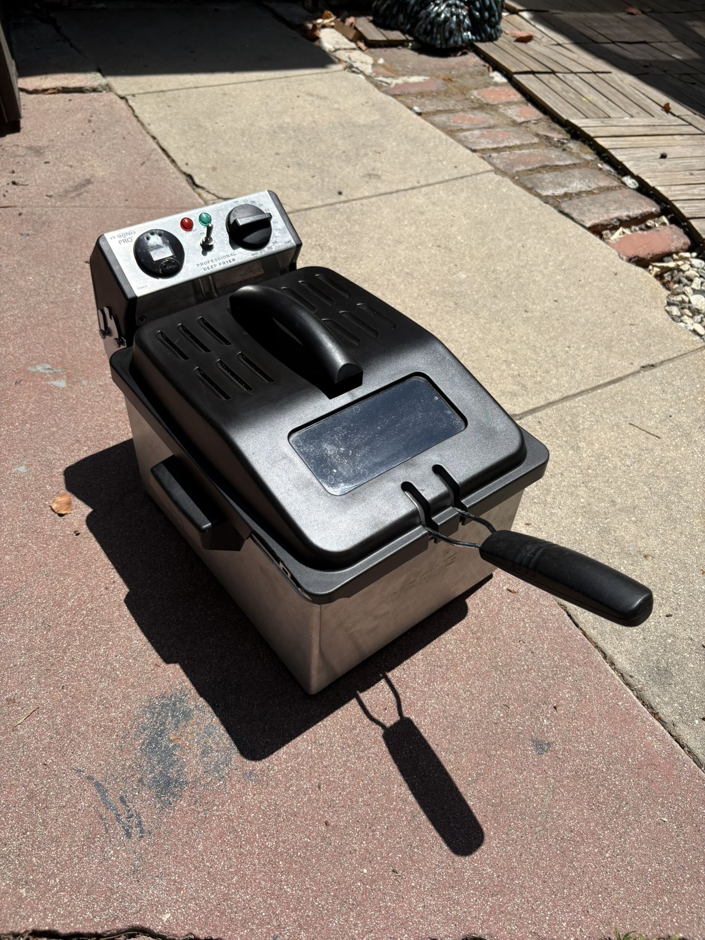 Professional Waring Industrial Fryer for Home or Popups