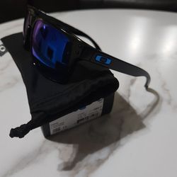 Oakley Holbrook Sunglasses (NEW)