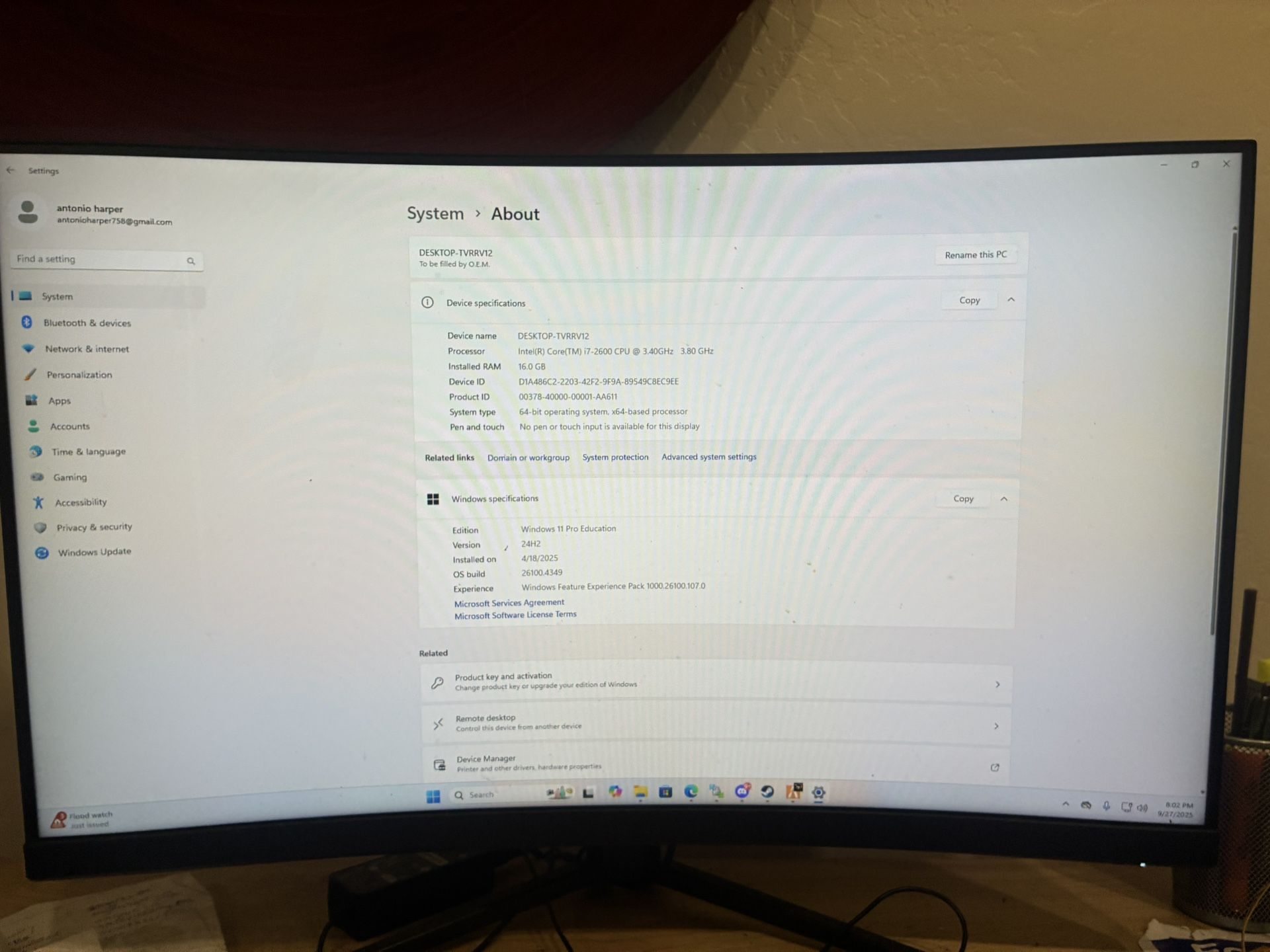 Gaming Pc & Msi Monitor. With Headphones And Controller