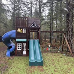 Swing Set / Playhouse