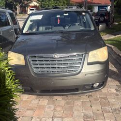 2010 Gray Chevy Chrysler Mini Vain 