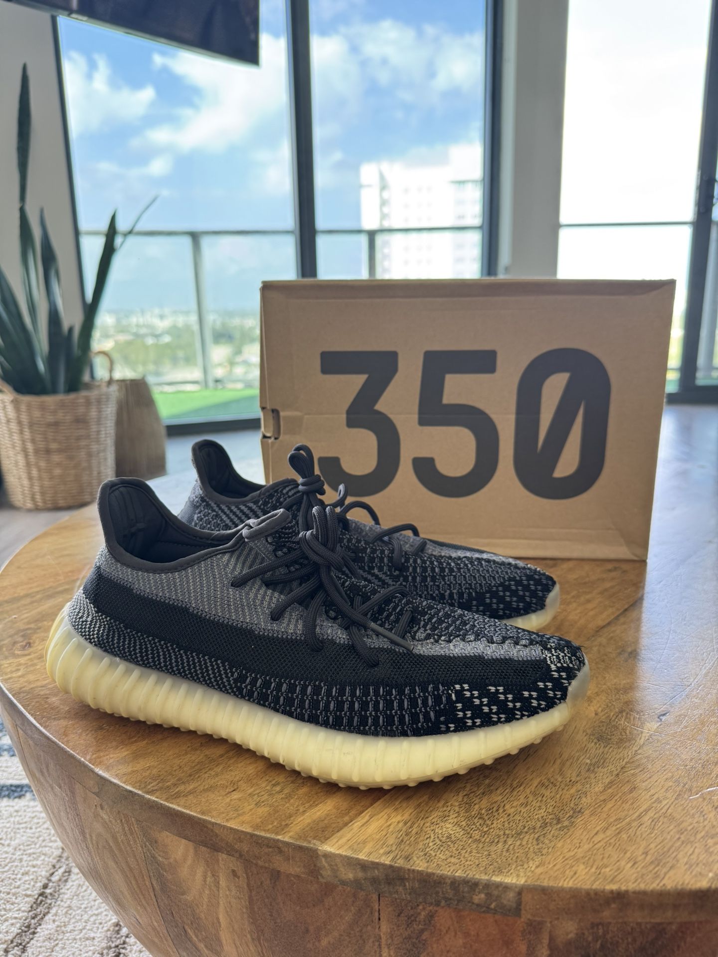 Yeezy 350 v2 ‘Carbon’ size 10.5 Adidas Yeezy Boost 350 V2  main image 3