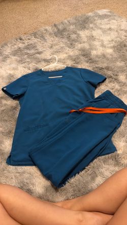 Figs scrubs set