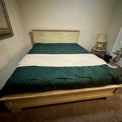 Pottery Barn Bed Ca King W Box Spring 