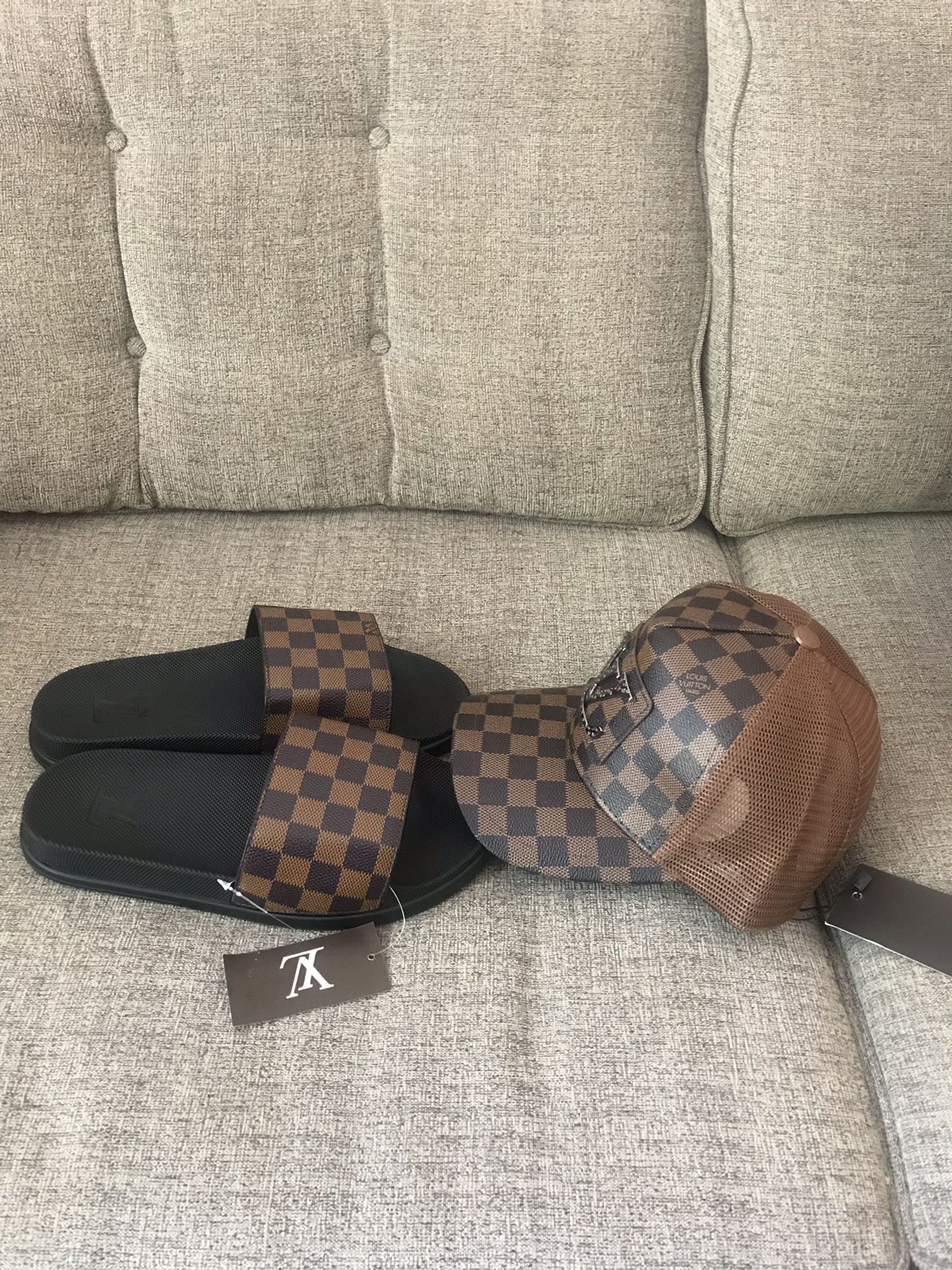 LOUIS VUITTON SUPREME HAT for Sale in Tampa, FL - OfferUp