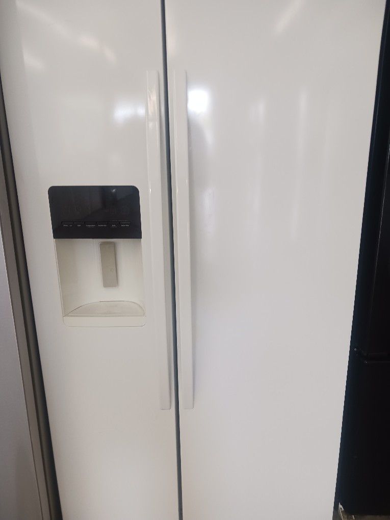 Kenmore Side By Side Fridge Fully Functional Exellent Condition 