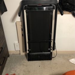 Small Treadmill - Includes Remote And Oil