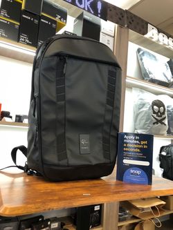 Nomatic McKinnon 35L Camera Bag (Located in Downey, CA)