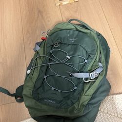 LOW PRICE MOVING- OSPREY $320 + TAX RETAIL UNISEX BACKPACK