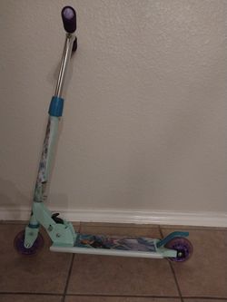 Frozen Light Up Scooter 2 Wheels
