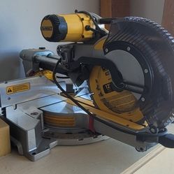 Dewalt DWS779 Compound Dual Bevel Miter Saw
