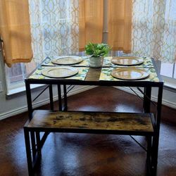 Dinette Set ,Queen Bed, Living Room Set 1100 If You Pick It Up TODAY 