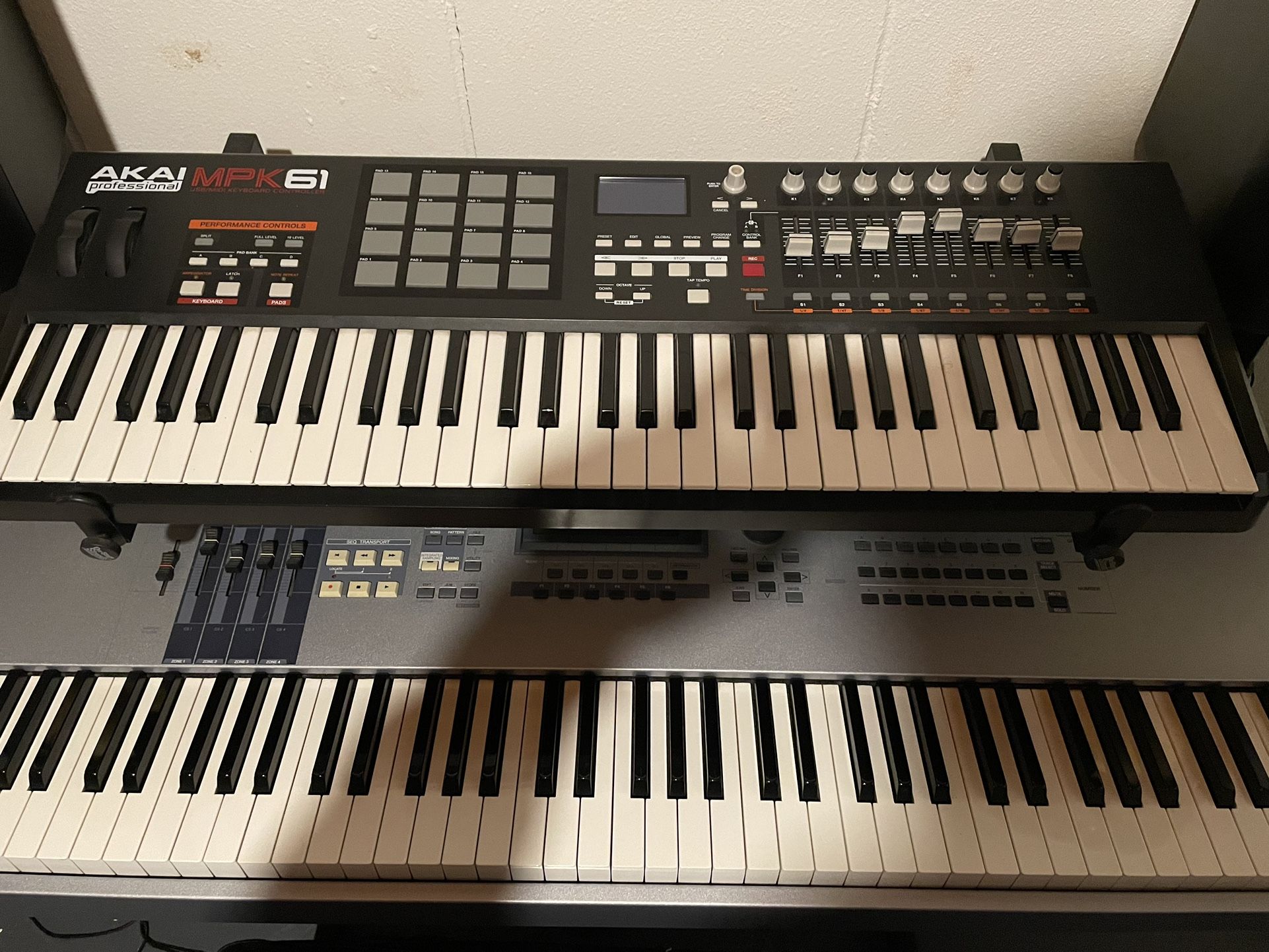 Akai MPK61 Midi Controller Keyboard