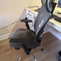 Full Office Setup - Samsung 27” Monitor + Office Chair + Keyboard, mouse and mouse pad (ALL LIKE NEW)