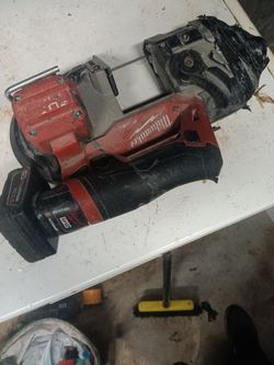 Milwaukee  saw