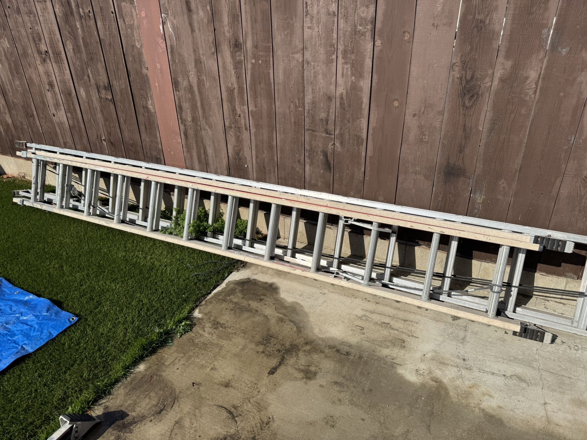 24’ Fiberglass Ladder