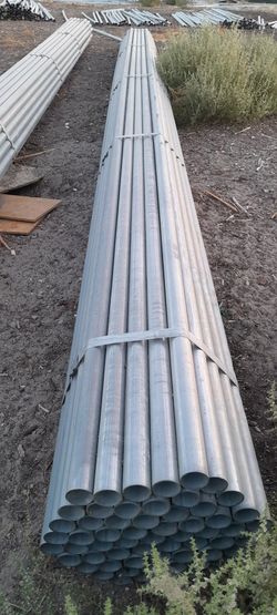New Heavy Duty Metal Posts For Fence.  /  Postes,  Tubos Macizos Especiales Para Cercar 