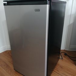 Kenmore Mini Fridge 