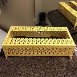 Genuine Vintage!  Old Hollywood Yellow Filigree Metal Tissue Box Cover