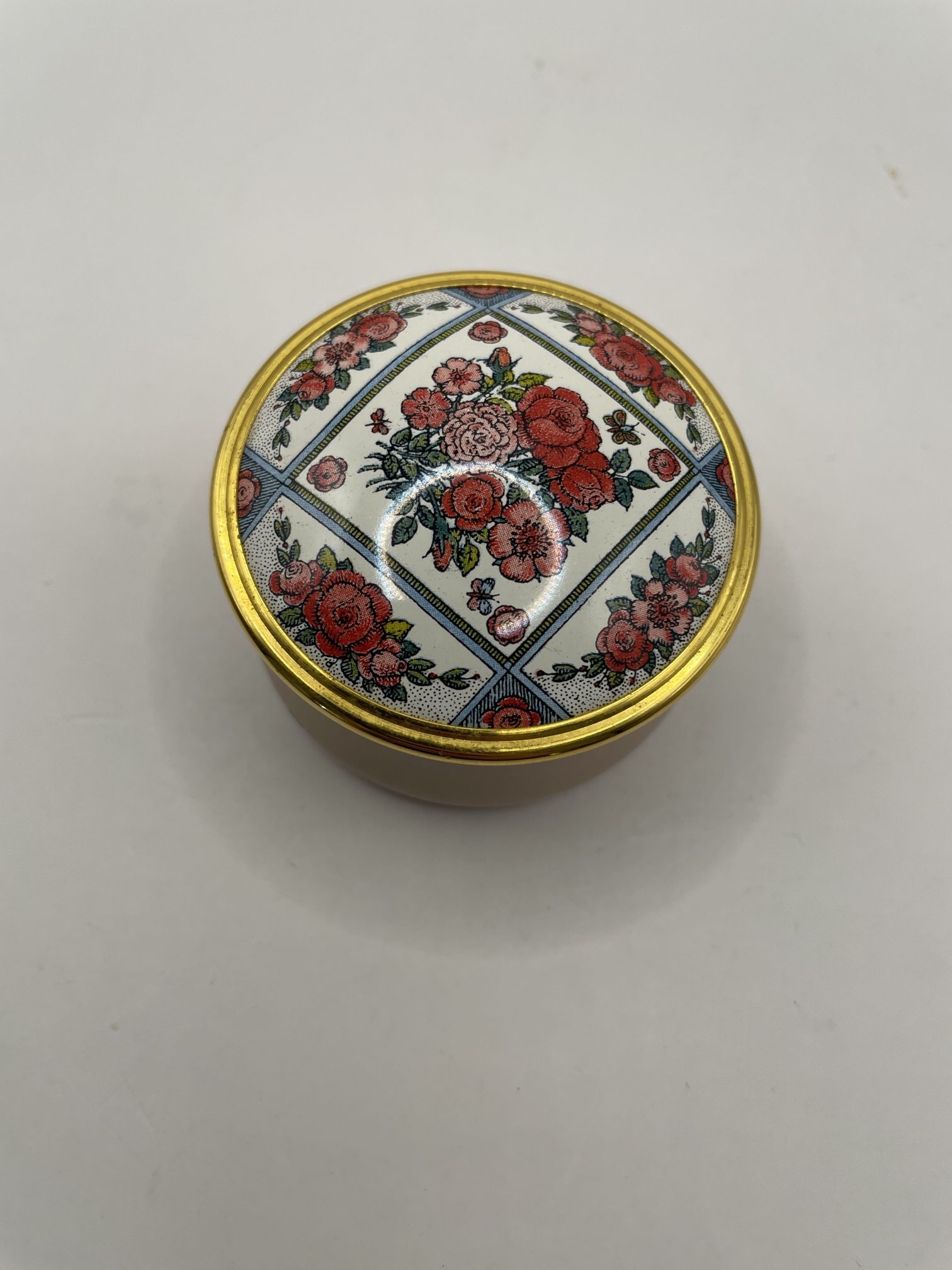 The Shakespeare Garden-Enamel box Collection- Romeo & Juliet