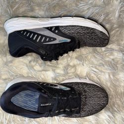 Women Shoes Brooks 