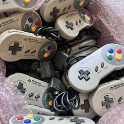 Nintendo Super Famicon Controllers