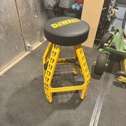 Dewalt swivel shop stool