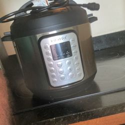 Insta Pot Multi Cooker Brand New In Box Never Used