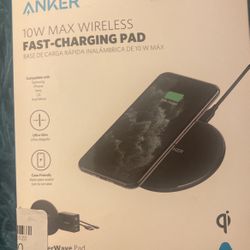 Anker Wireless Charger, 313 Wireless Charger (Pad), Qi-Certified 10W Max for iPhone 12/12 Pro/12 mini/12 Pro Max, SE 2020, 11, AirPods (No AC Adapter,