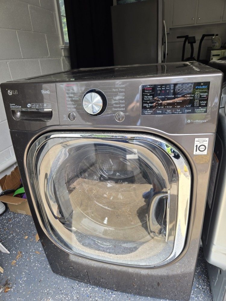 LG ThinQ Washer/Gas Dryer Pair