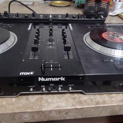 Numark NS7 MIXER 