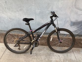 XS Specialized Hardrock Hardtail Mountain Bike