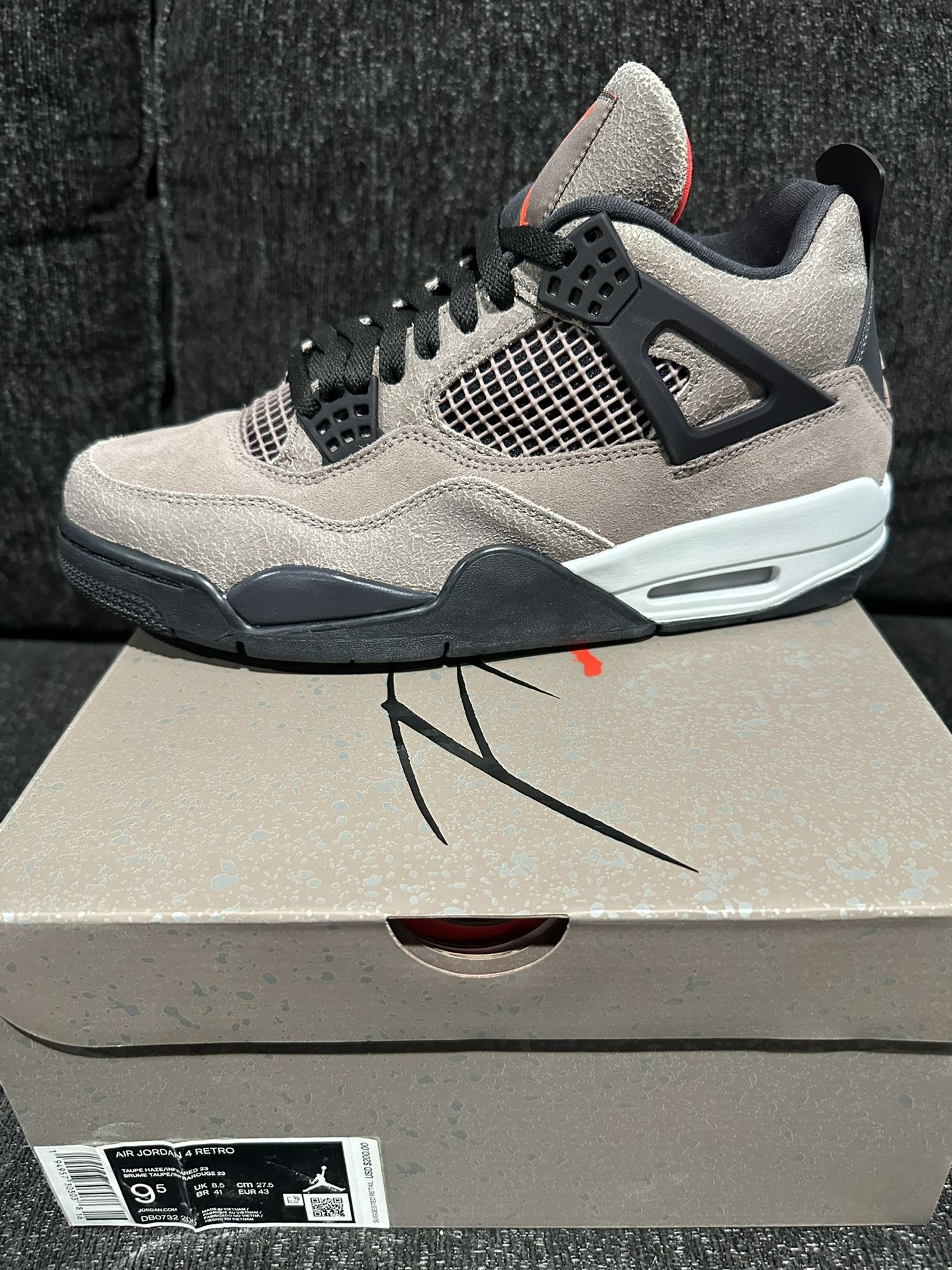 Jordan 4 Retro Taupe Haze Size 9.5M