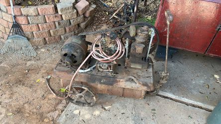 Vintage Air compressor