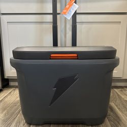 (New) Gatorade 50qt Ice Rolling Cooler - Gray: HDPE Body, 75 Can Capacity