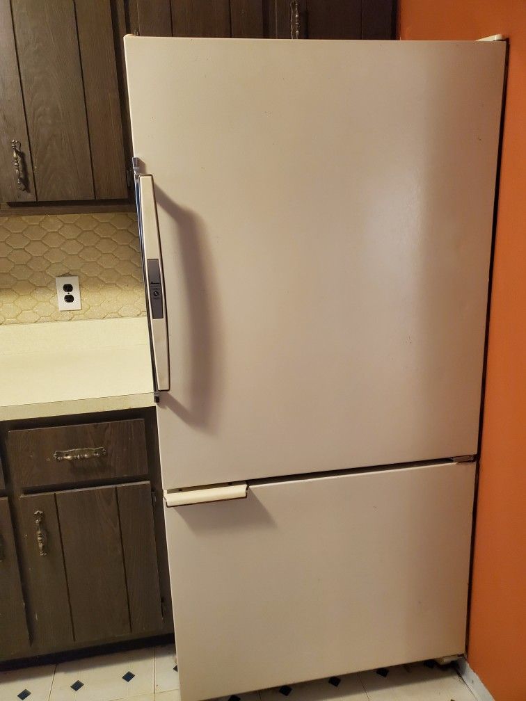 REFRIGERATOR