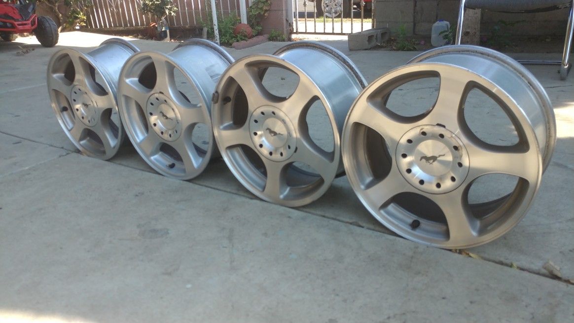 Rines Para Mustang GT 16"