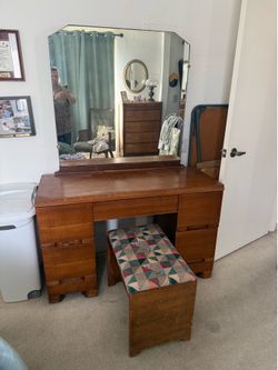 Wooden desk mirror and bench set