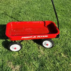 Radio Fly Red White Wagon